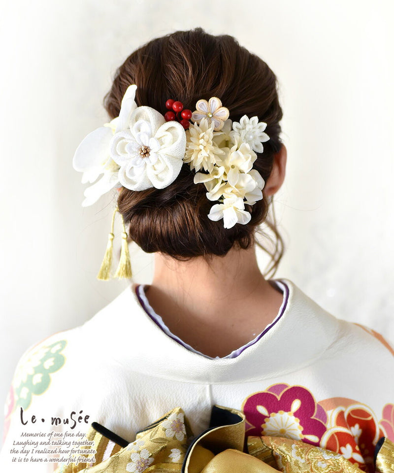 成人式 髪飾り 和装 胡蝶蘭 と つまみ細工 飾り