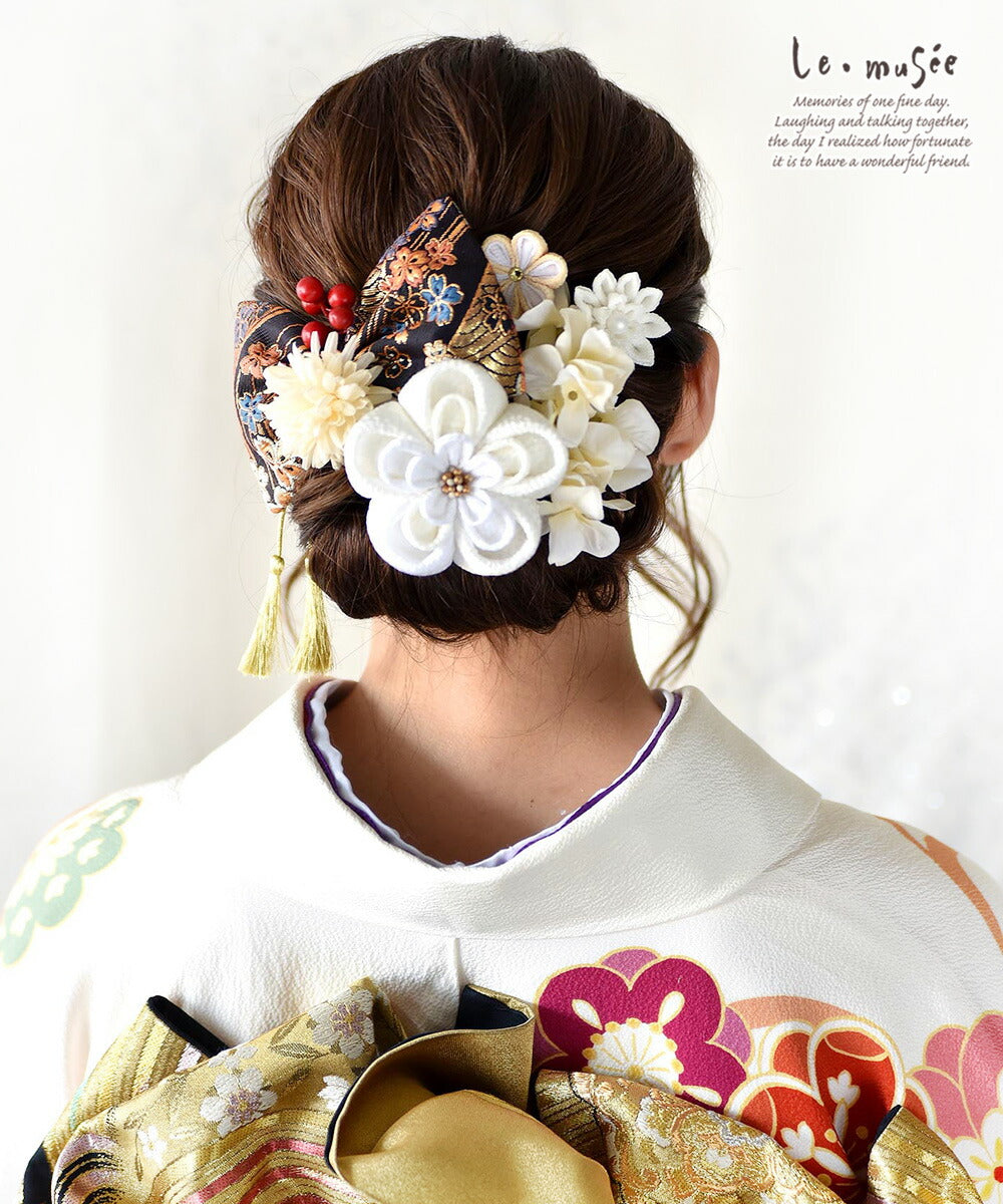カサブランカの髪飾り　白無垢　打掛　成人式　和婚　髪飾り カサブランカの髪飾り 白無垢 打掛 成人式 和婚 髪飾り - メルカリ